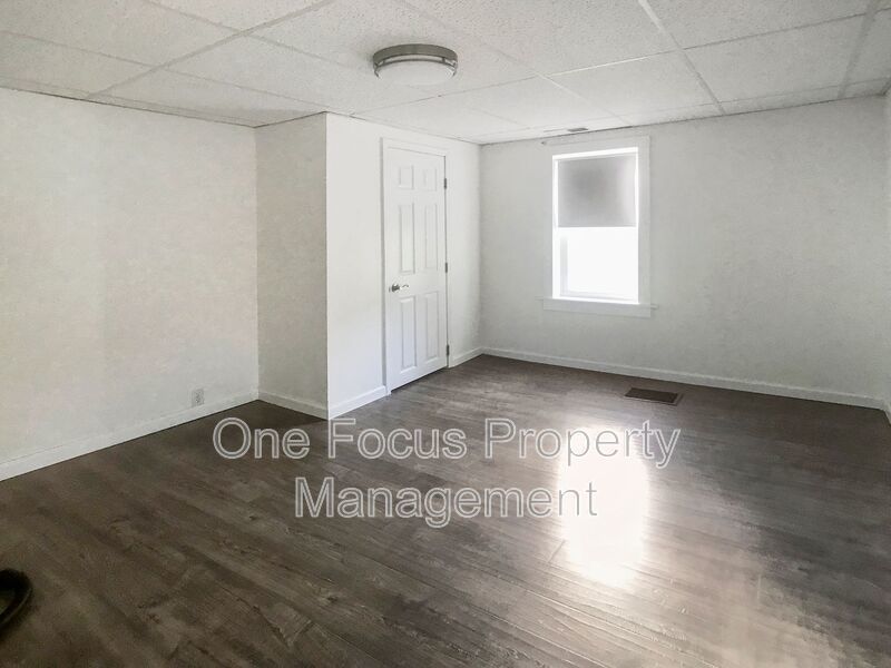 Lovely 3BR/1BA Single Family Home - Up to 2 dogs no weight limit welcome! property image