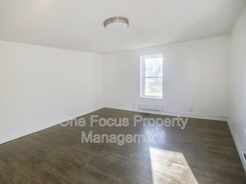 Lovely 3BR/1BA Single Family Home - Up to 2 dogs no weight limit welcome! property image