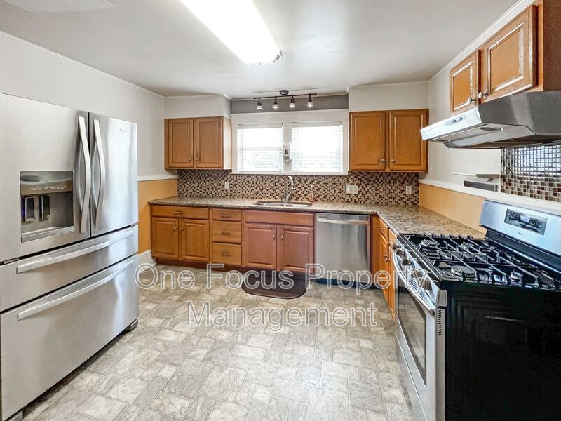 Cozy 3BR/1BA - Pet Friendly Up To 2 Pets Under 35# property image