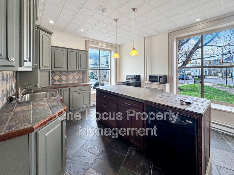 $150 off your first month's rent!!! 1BR/1BA - 2 Cats Welcome! property image