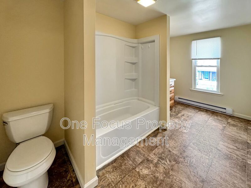 Spacious and cozy 3BR/1.5BA - Up to Pets Welcome No Weight Limit! property image
