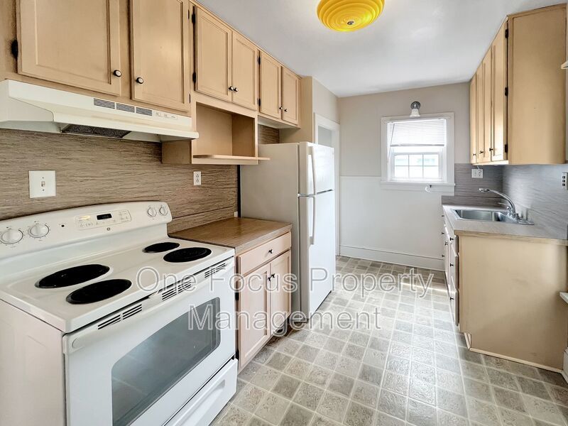 Cozy Vibes, 2BR/1BA, and 2 Pets under 70# welcome!!! property image
