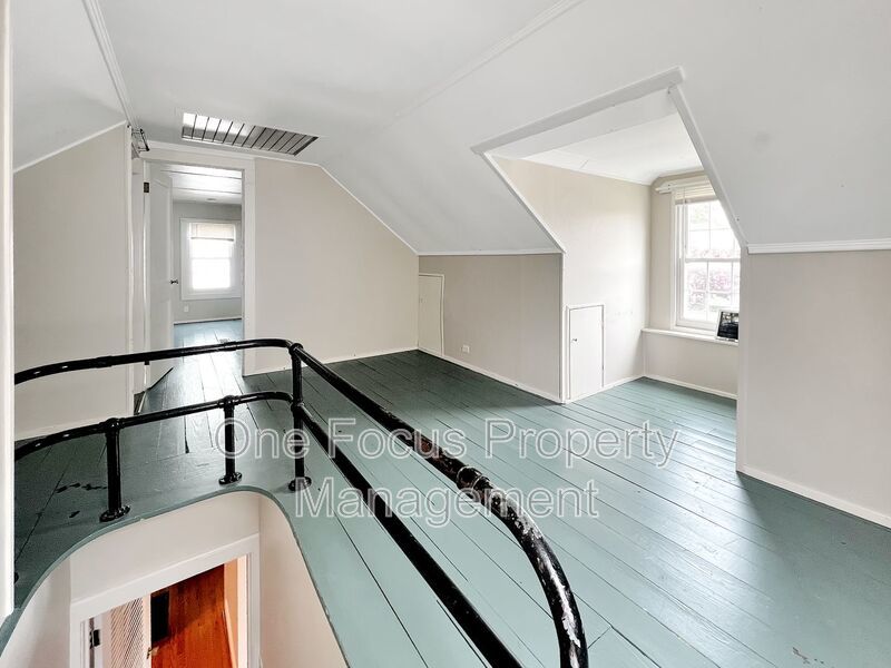 Cozy Vibes, 2BR/1BA, and 2 Pets under 70# welcome!!! property image