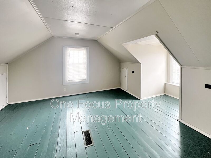 Cozy Vibes, 2BR/1BA, and 2 Pets under 70# welcome!!! property image