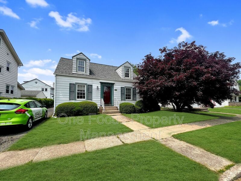 Cozy Vibes, 2BR/1BA, and 2 Pets under 70# welcome!!! property image