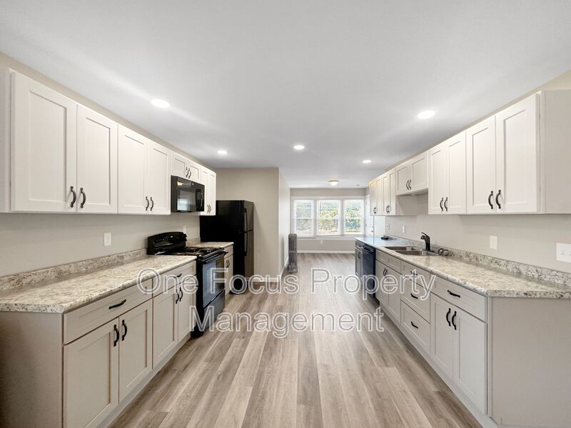 Stunning 3rd Floor - 2BR/1BA - 1 Cat Welcome! property image