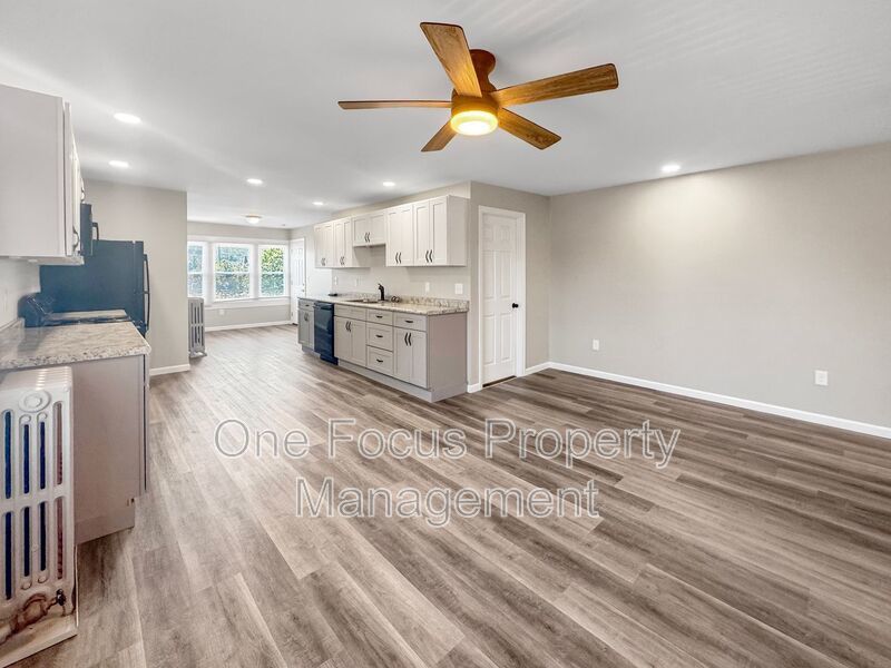 Stunning 3rd Floor - 2BR/1BA - 1 Cat Welcome! property image