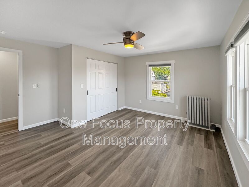 Stunning 3rd Floor - 2BR/1BA - 1 Cat Welcome! property image