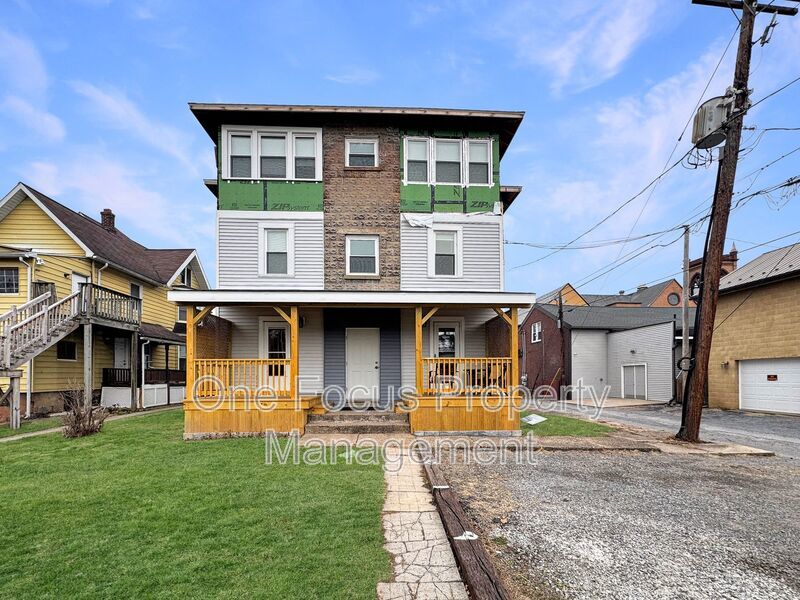 Stunning 3rd Floor - 2BR/1BA - 1 Cat Welcome! property image