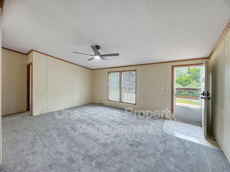 Cozy 3BR/2BA with lots of privacy! Up to 2 pets welcome no weight limit! property image