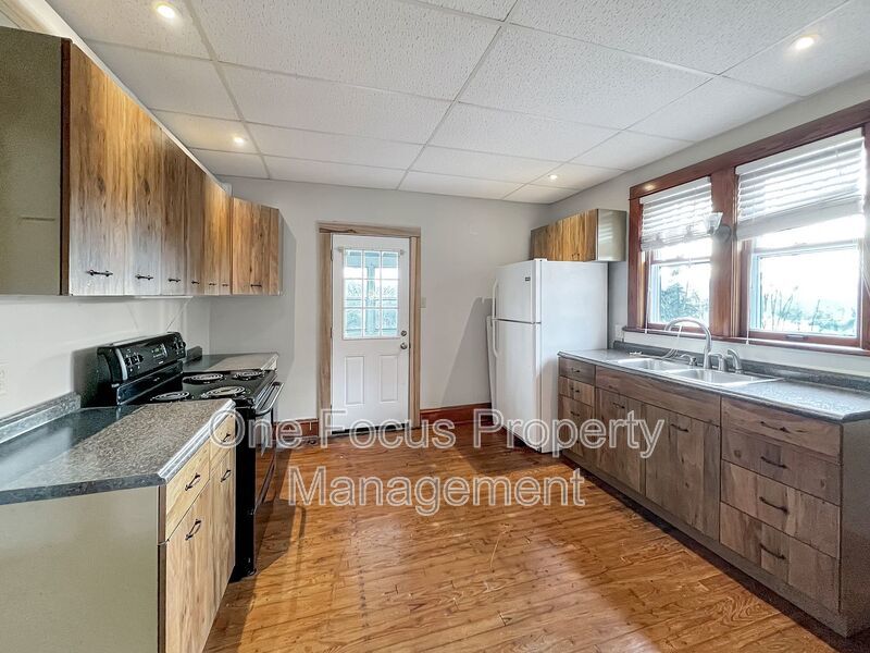 Cozy and Unique 2BR/1BA - 2 pets under 50# welcome! property image
