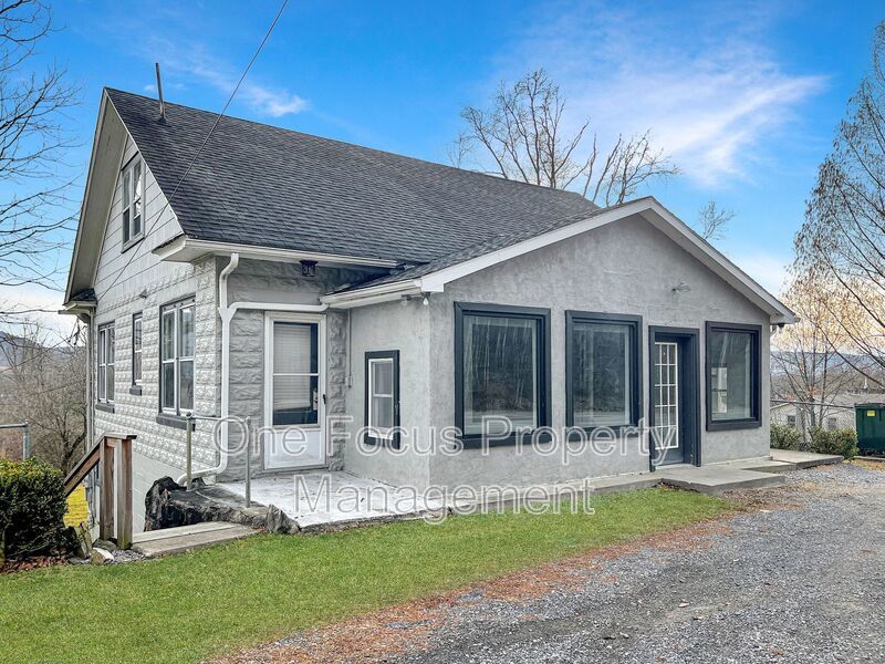 Cozy and Unique 2BR/1BA - 2 pets under 50# welcome! property image