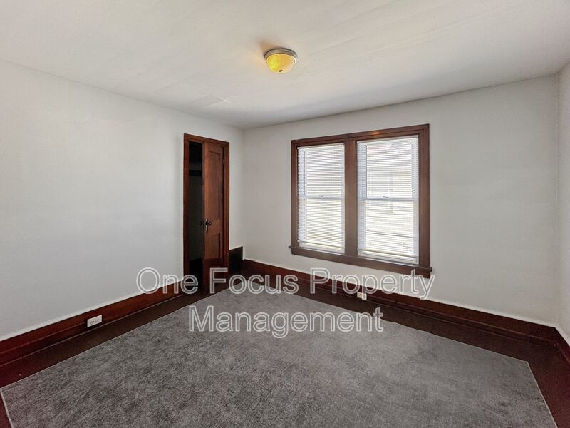 Cute and Cozy 2BR/1BA - up to one pet under 40# welcome! property image