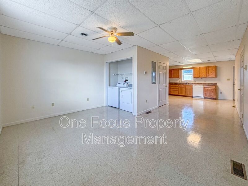 Spacious 4BR/2.5BA Townhome! - Pet Friendly! property image