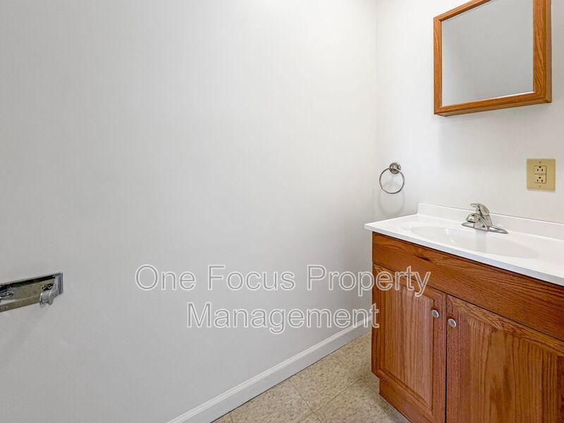 Spacious 4BR/2.5BA Townhome! - Pet Friendly! property image