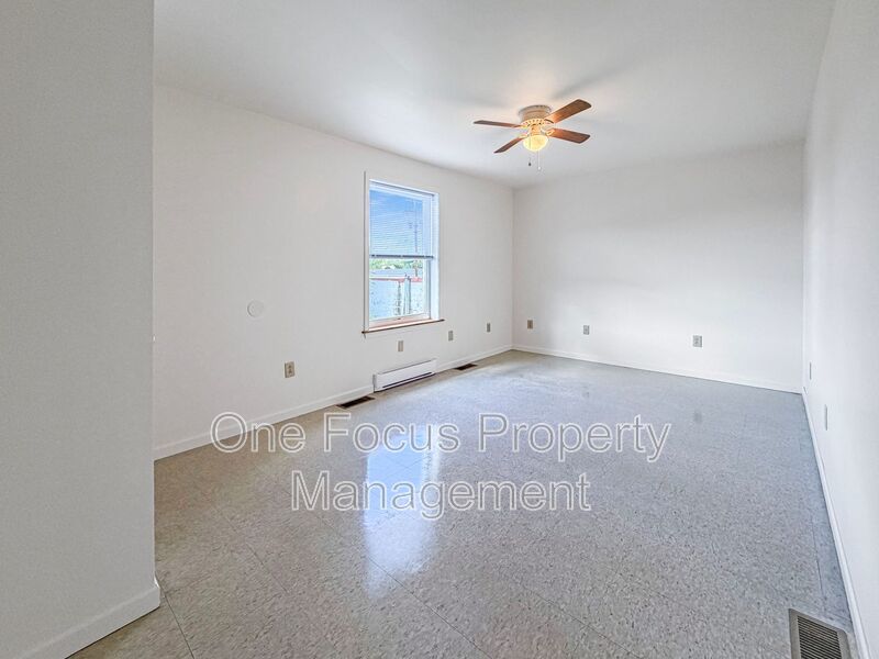Spacious 4BR/2.5BA Townhome! - Pet Friendly! property image