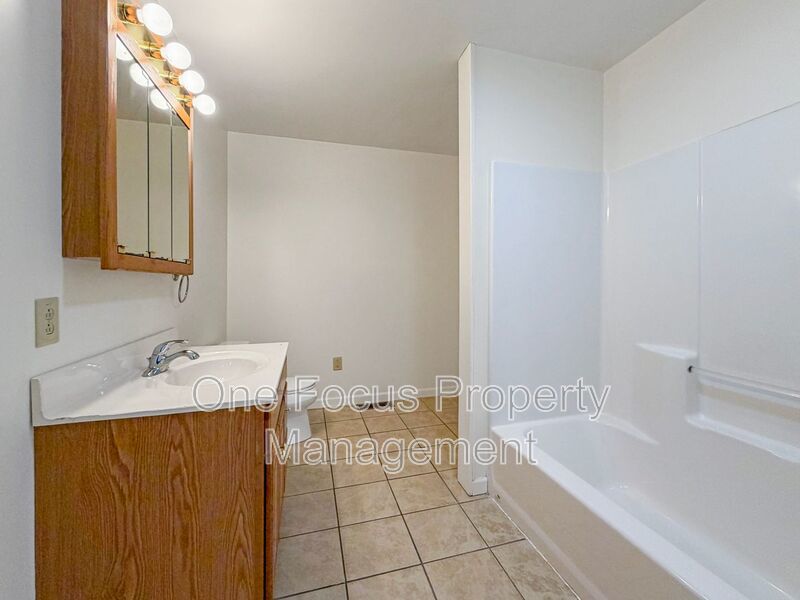 Spacious 4BR/2.5BA Townhome! - Pet Friendly! property image