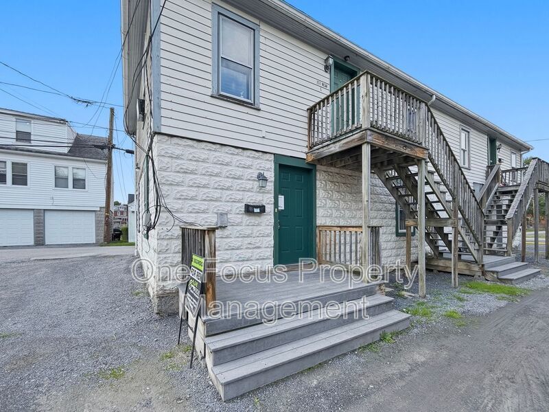 First Floor 2BR/1BA - 1 pet welcome! property image