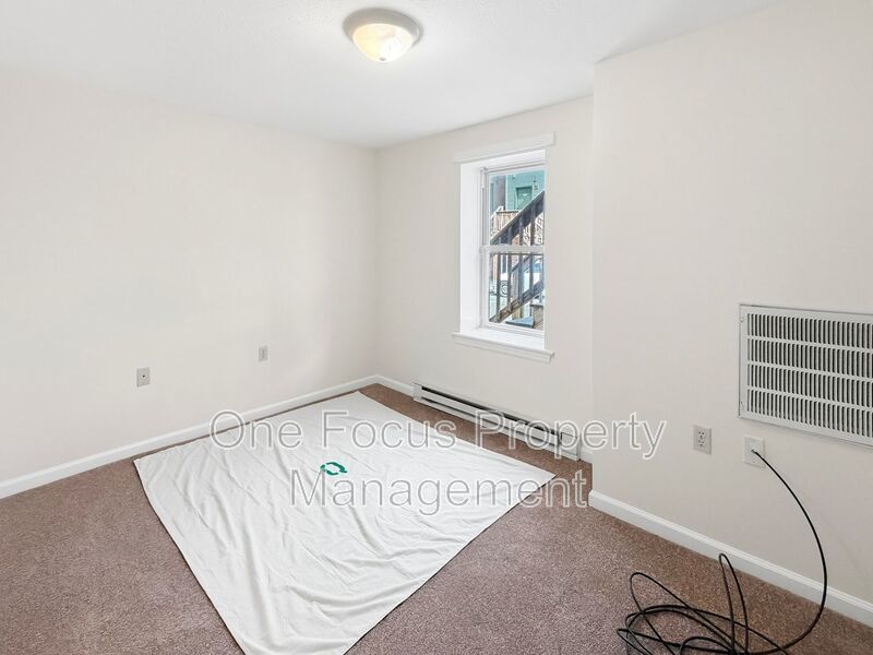 First Floor 2BR/1BA - 1 pet welcome! property image